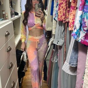 Beach Riot Tye Dye set - crop LS too and high waist flare pant. Thin soft matrl